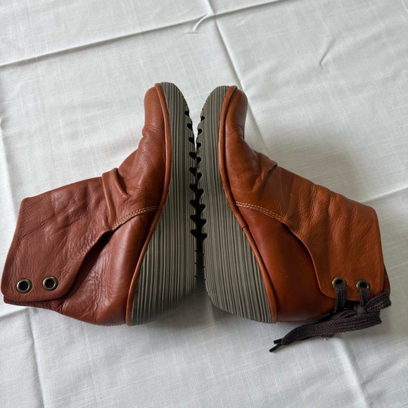 Fly London Chestnut Brown Yuma Yama Wedge Boot 9.5 /40 Booties - Picture 6 of 8